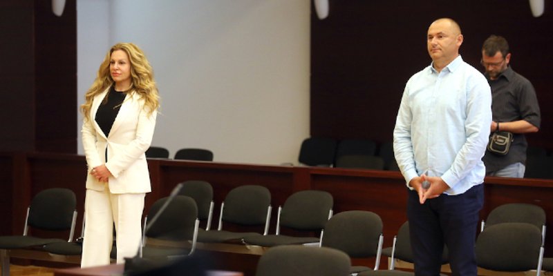 FOTO/VIDEO Fra Šime i bankarica dobili uvjetne kazne, moraju vratiti novac ako ne žele u zatvor