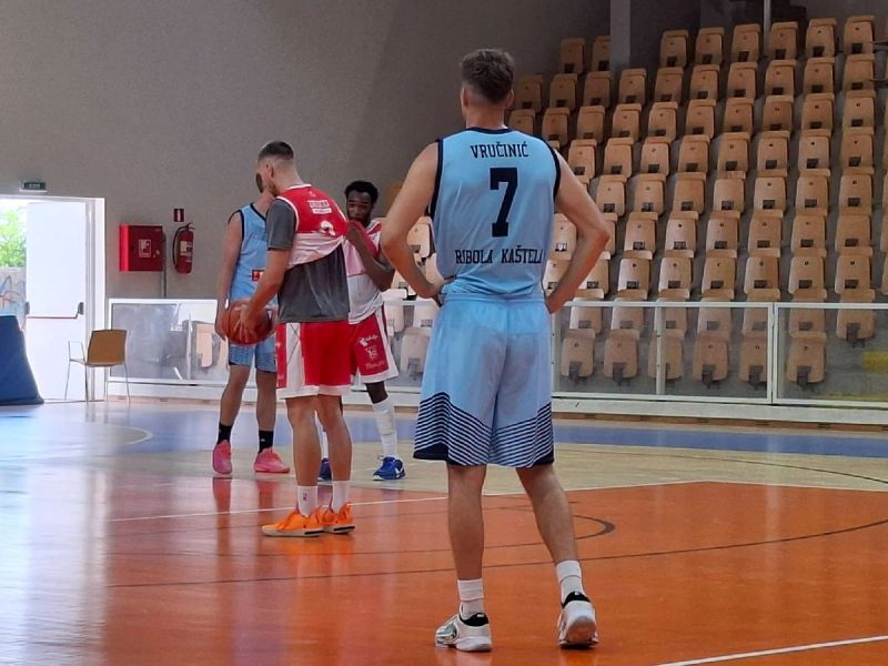 Seniori Ribole Kaštela svladali su momčad Zrinjskog iz Mostara