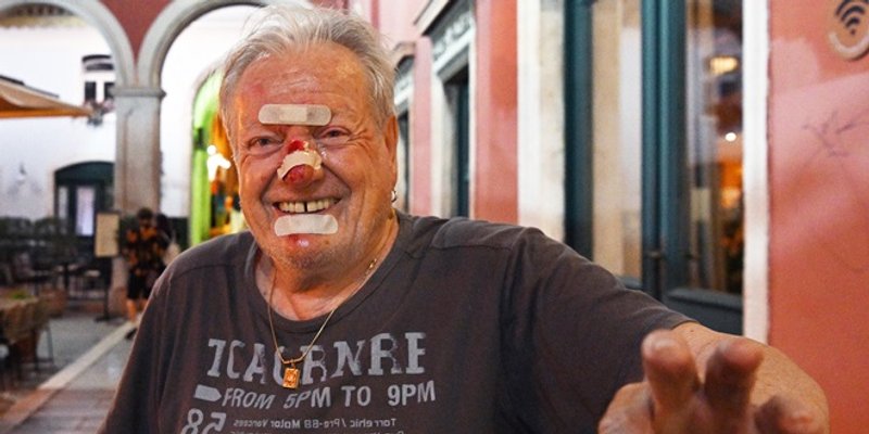 FESTIVALSKA NEZGODA Ibrica Jusić se spotaknuo i lakše se ozlijedio na Prokurativama