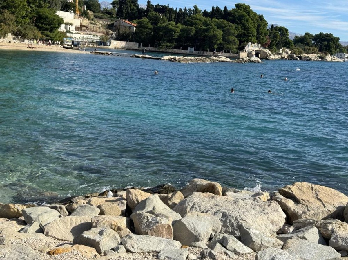 Kupanje u studenom na Kašteletu