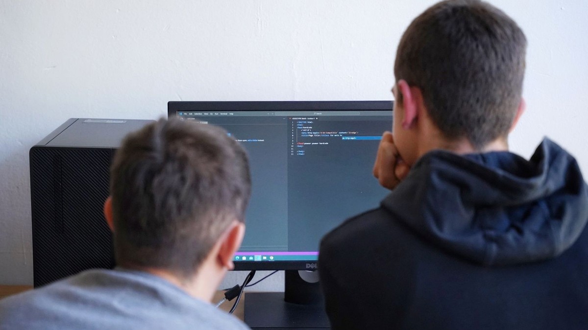 Još danas možeš ući u 10. generaciju županijskog EDIT-a, prijavi se na novi program Digitalne Dalmacije za osnovnoškolce i srednjoškolce