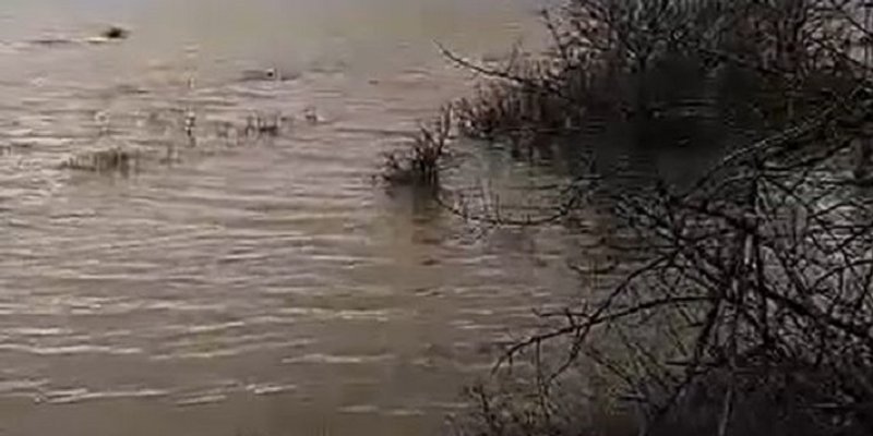 PUKLA GLAVNA CIJEV Zatvorena cesta Ruda - Otok, velik dio Cetinske krajine bez vode