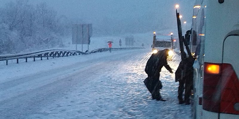 Autobus s 20-ak putnika na relaciji Zagreb - Split skoro sletio u provaliju