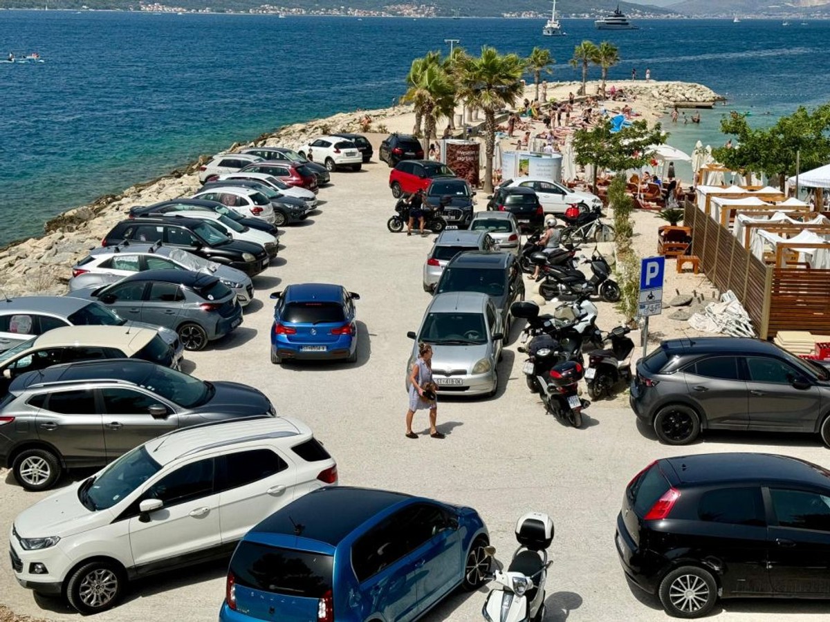 Gužva na Kašjunima | foto: Veljko Martinović