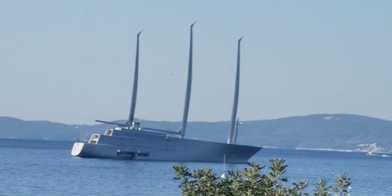 ATRAKCIJA NA ZENTI Jahta ruskog milijardera Andreya Melnichenka uplovila u Split