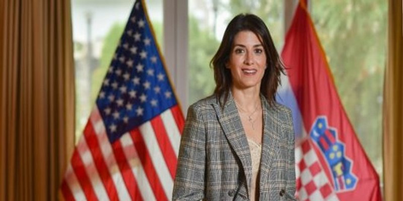 Bivša američka veleposlanica Nathalie Rayes vraća se u Hrvatsku kako bi u Šibeniku dobila posebno priznanje