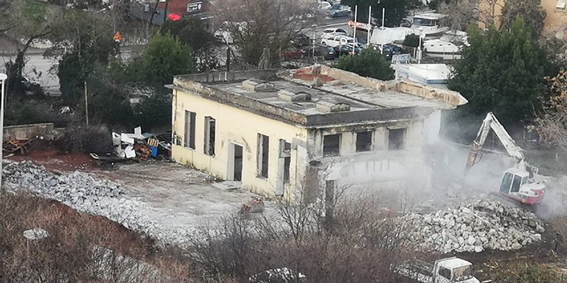 FOTO Srušila se zgrada u Spinutu, gradit će se nova 