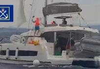 VIDEO: I zračne snage sudjeluju u potrazi za skiperom koji je pao s jedrilice kod Šolte, stigle nove informacije