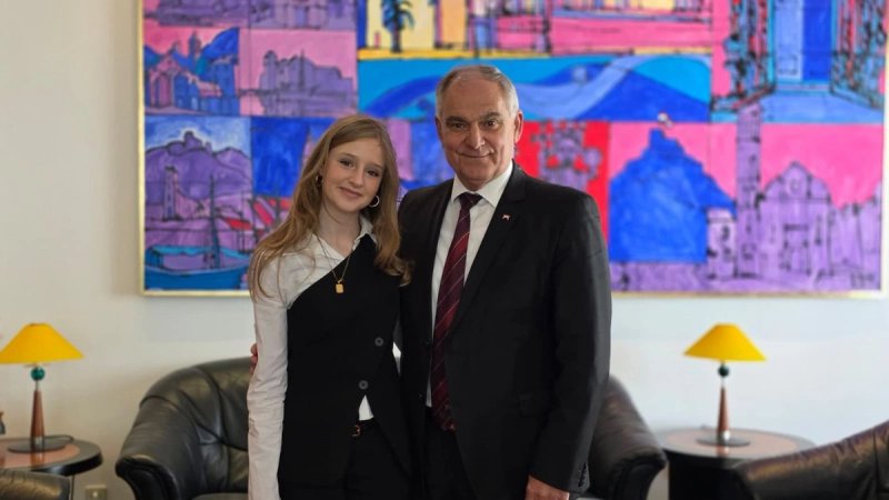 VIDEO Mlada Sinjanka briljirala na Sanremu, zapjevala i županu Bobanu