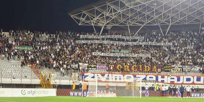VIDEO: Torcida ispratila igrače s porukom, te skandiranjem 'gazi purgere' i 'mrzim Dinamo'