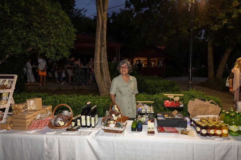 FOTOGALERIJA Blato u znaku okusa, vina i tradicije: Okusi i mirisi zavičaja otvorili ljetnu sezonu