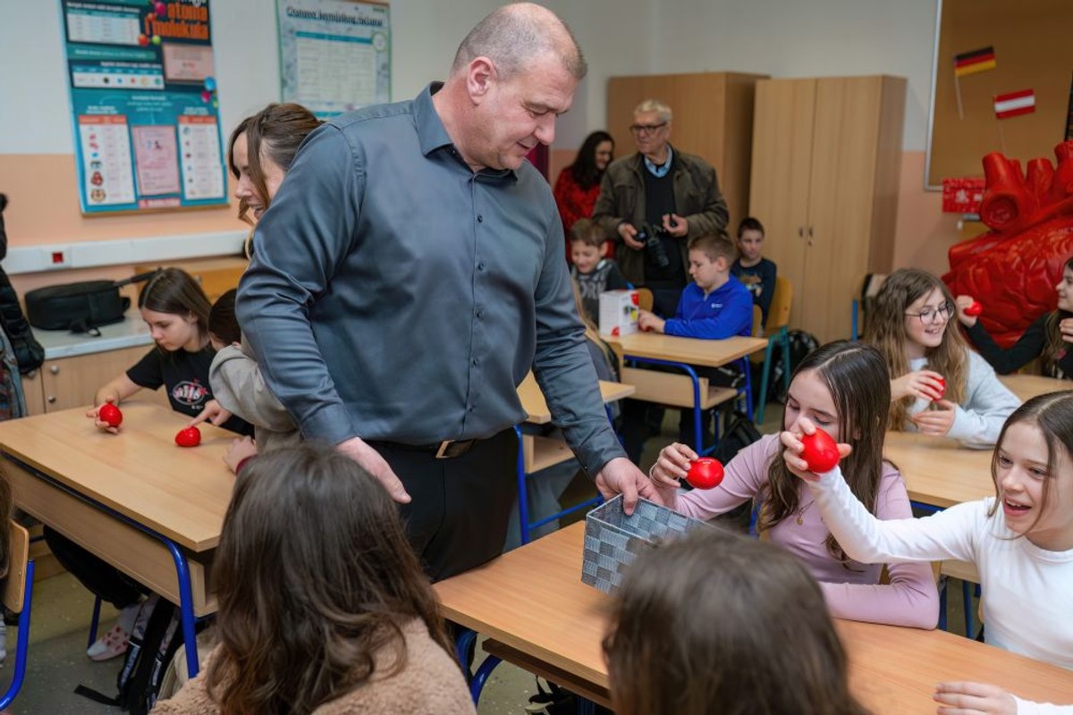 SVJETSKI DAN PULSA Ministrica zdravstva i Ritam srca proveli zdravstvenu edukaciju učenika