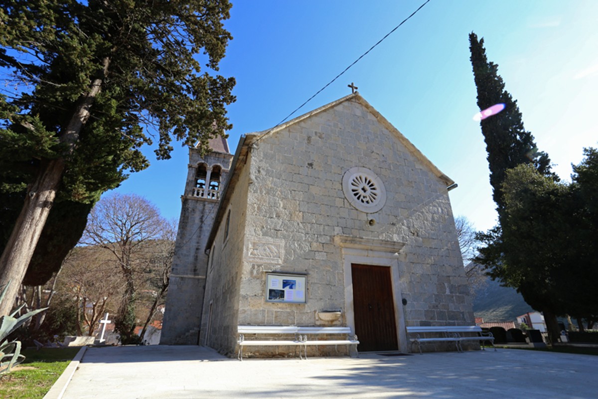 Crkva Uznesenja Blažene Djevice Marije u Žrnovnici