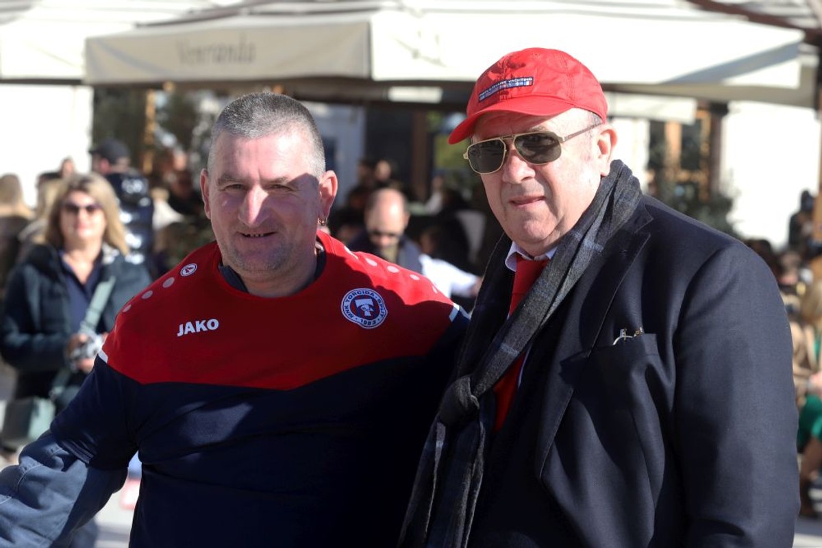 Kerum s obitelji i prijateljima | foto: Veljko Martinović