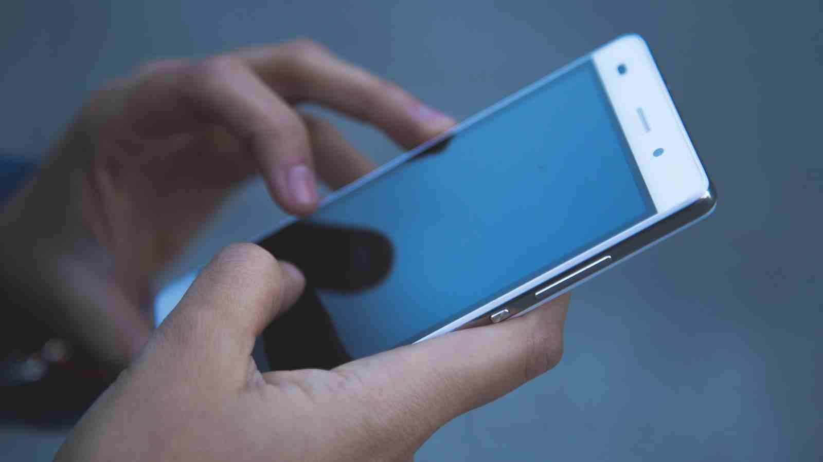 Europol upozorava na jezivu internetsku mrežu koja vrbuje djecu: Sve počinje na TikToku i Instagramu