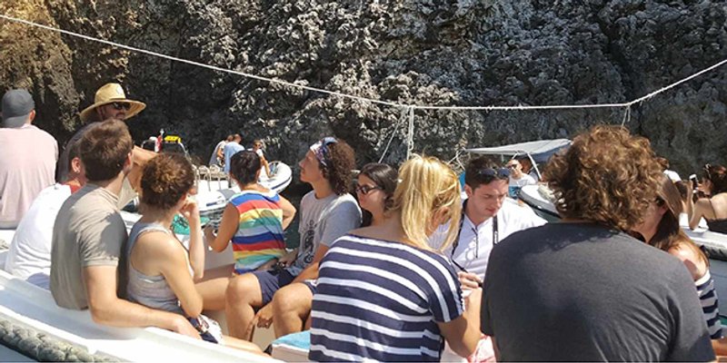 Direktorica Nautičkog centra o blokadi Modre špilje: Jučer smo imali gubitke, brojni gosti su odustali, a morali smo vratiti i novac od već prodanih karata