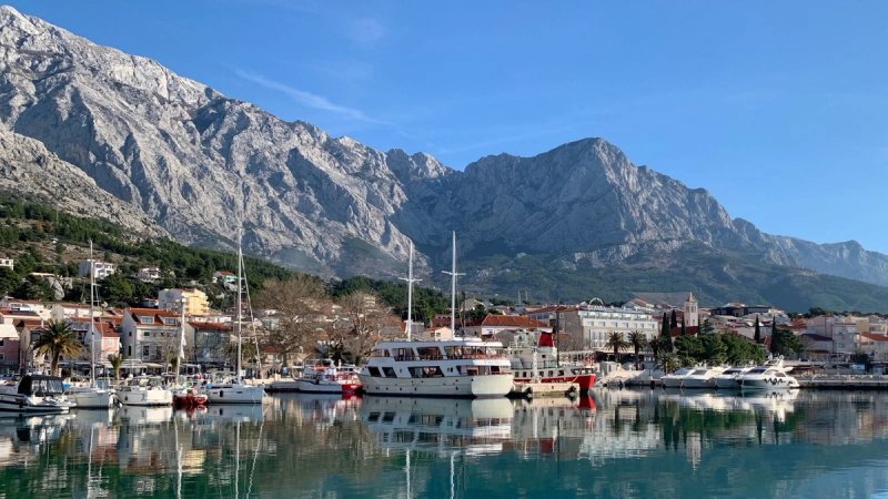 Šest izvođača, tri filma i jedan rođendan: Makarska ponovno postaje 'Modra i zelena'