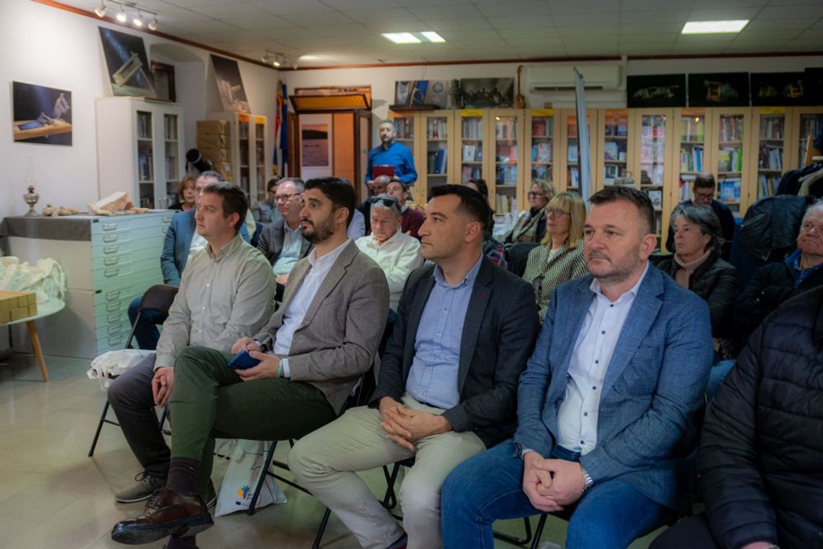 Vrata otoka | foto: Općina Sutivan