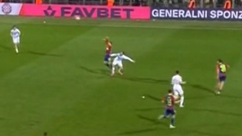 VIDEO Layec: Kontakt nije dovoljan za prekršaj; Tenžera: To su trebali vratiti zbog očitog faula igrača Rijeke