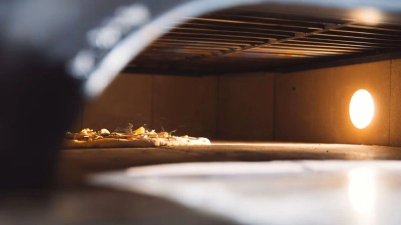 Sv. Duje slavi se i u hit pizzeriji Tomatos, popust od 20 % za sve goste!