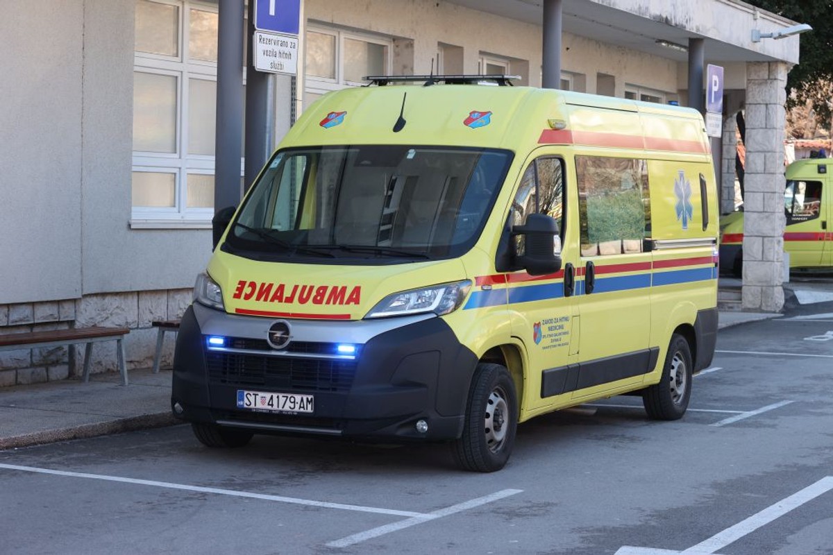 Rampa i stupići kod KBC-a Split | foto: Veljko Martinović