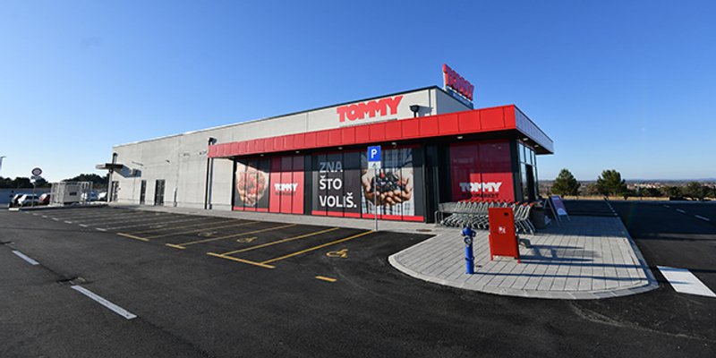 Tommy otvorio maximarket u Vrsima