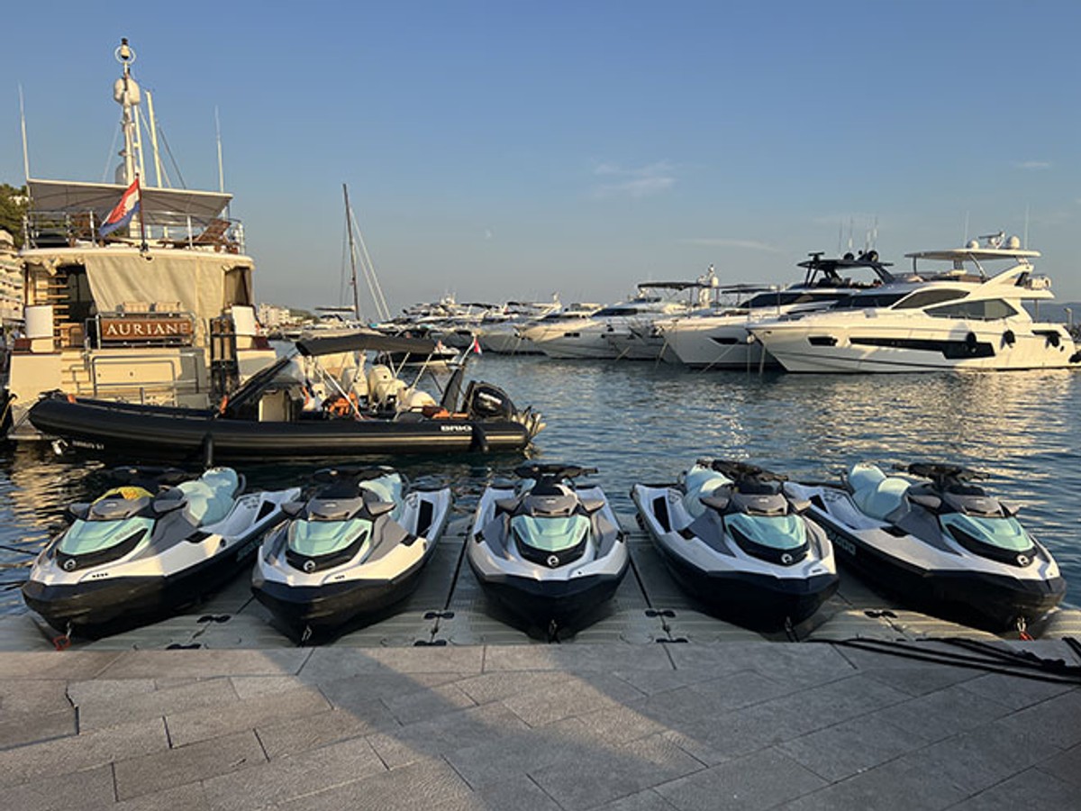 Pripreme za iduće ljeto kod Litrićevih klijenata već traju, a osim prodaje jetski plovila bave se i brojnim drugim djelatnostima