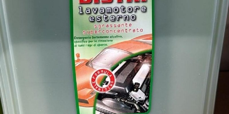 Splitska Carina prodaje tekućine za pranje motora i poliranje kontrolnih ploča u vozilima
