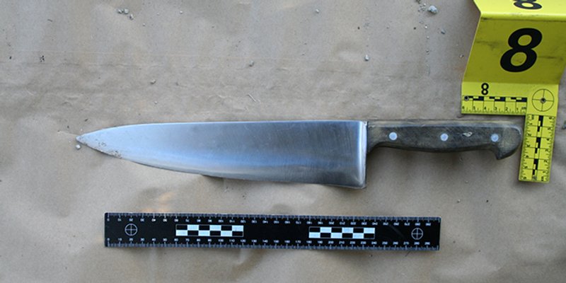  PATOLOŠKI LJUBOMORAN Pomahnitao kada je vidio da mora u zatvor radi proganjanja susjede pa nožem napao njenog muža