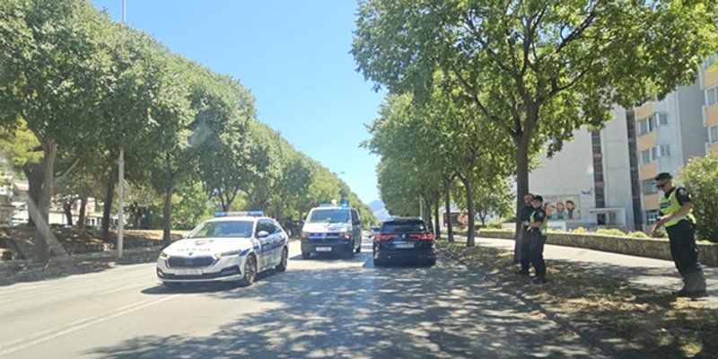 TEŠKA NESREĆA U SPLITU Vozilo oborilo ženu i dijete, prevezeni su u bolnicu