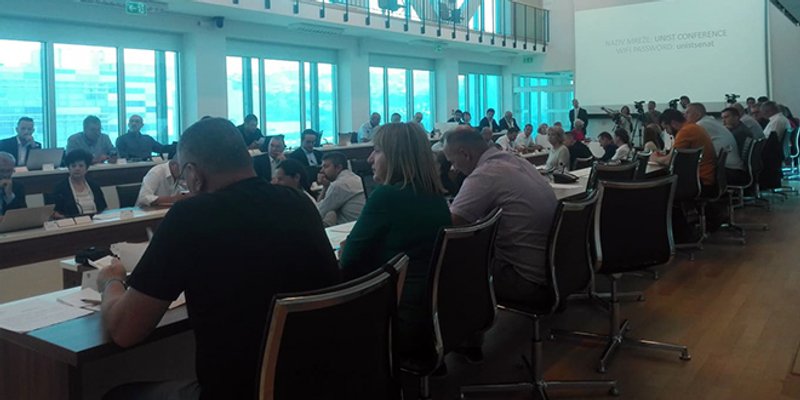 Otvara li cesta Pučišća-Povlja prostor za preprodaju terena i ilegalnu gradnju?