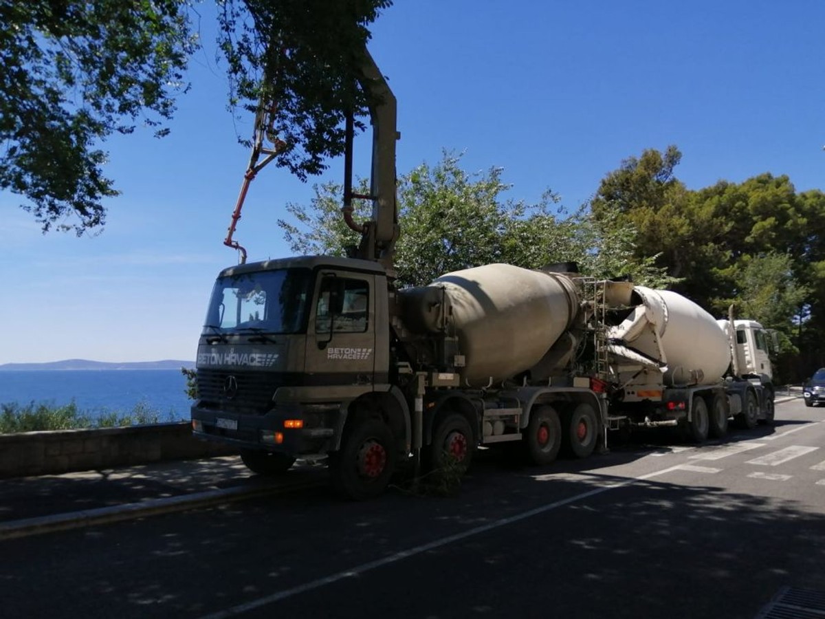 Nastavljeni radovi u uvali Ježinac