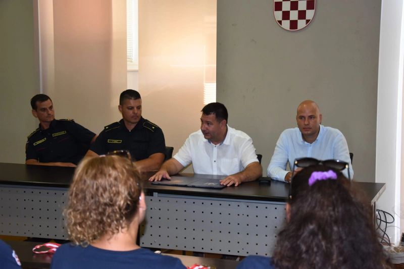 Kaštelanske ekipe ostvarile zapažene rezultate na vatrogasnom natjecanju, gradonačelnik ih nagradio