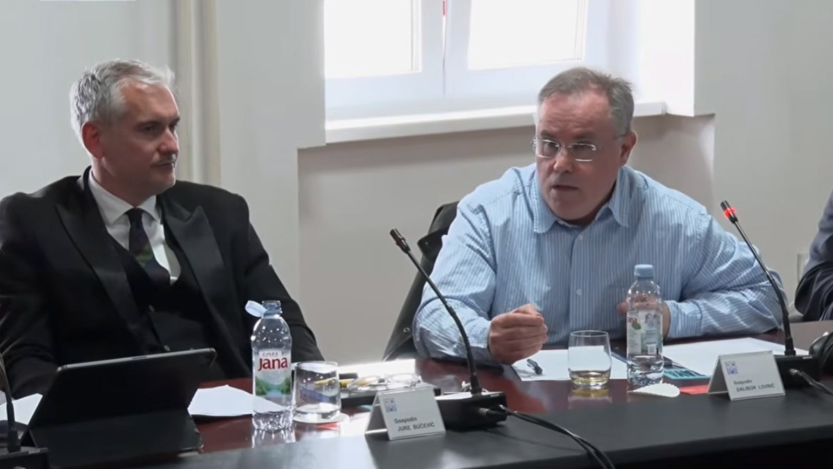 NEVIĐENO! LIVE STREAM Ivošević nakon prvog Lovrićevog javljanja napustio vijećnicu, spominjalo se uspinjanje preko kreveta, pobačaje...