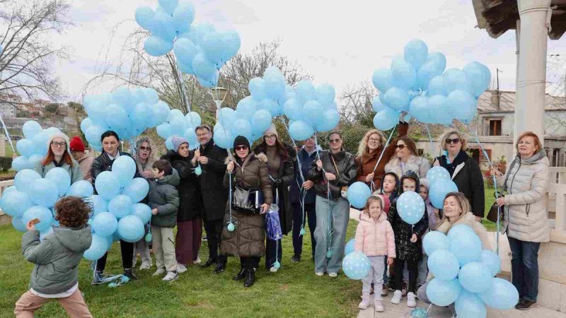 FOTO/VIDEO Međunarodni dan svjesnosti o autizmu obilježen u Solinu: Novi centar u planu, ali problemi već sada rastu