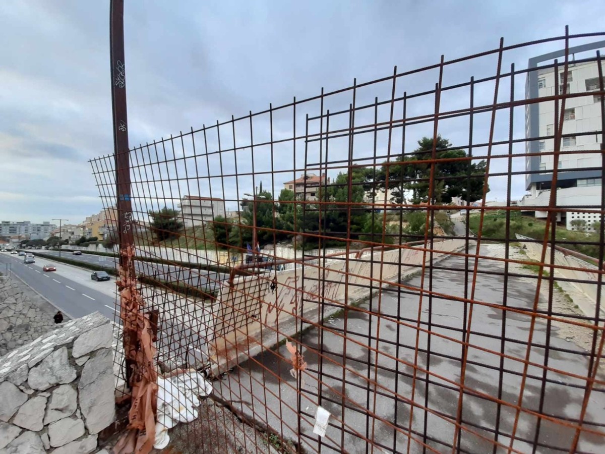 IDEJA ZA SPLIT 'Srušite pješački most koji spaja Visoku i Mertojak'