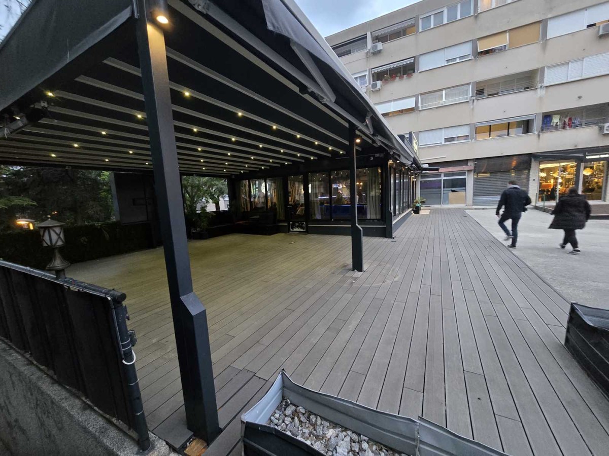 APSURD PO SPLITSKI: Grad legalizirao privatni objekt na javnoj površini, ali nitko ne zna kako može zakonito raditi