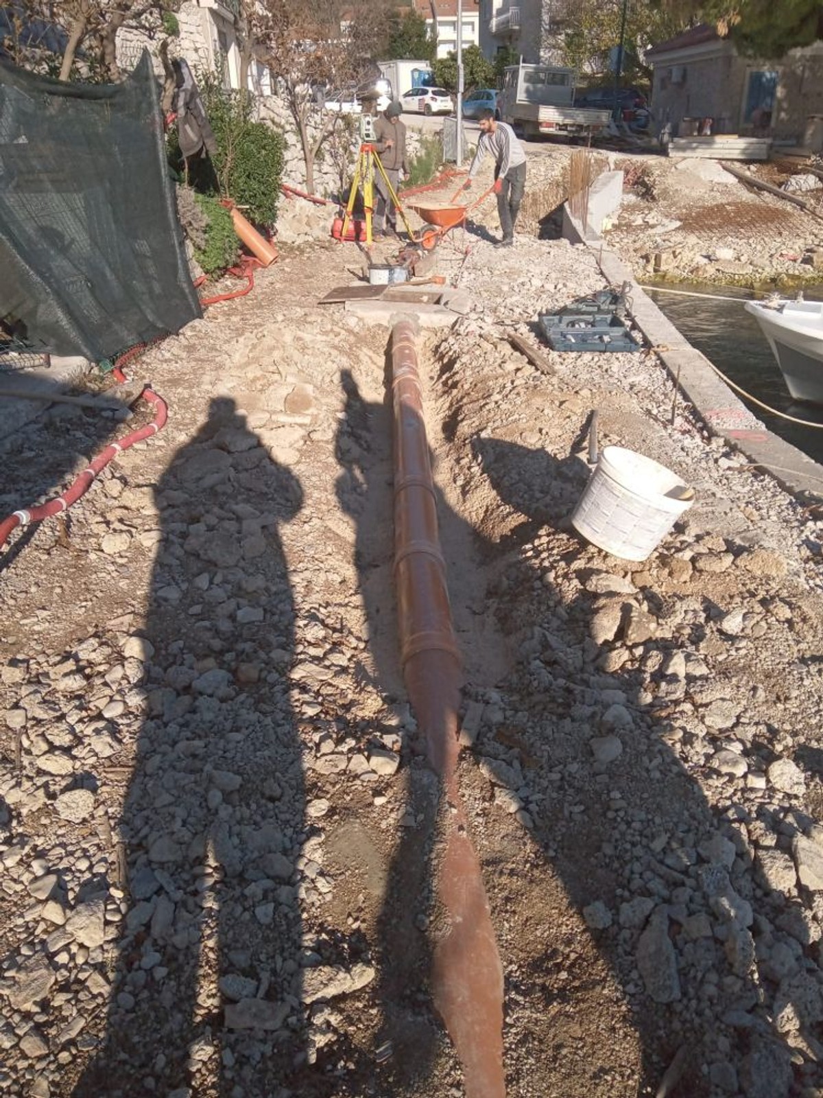 Županijska Lučka uprava sanira luku Drvenik, završetak radova očekuje se u svibnju