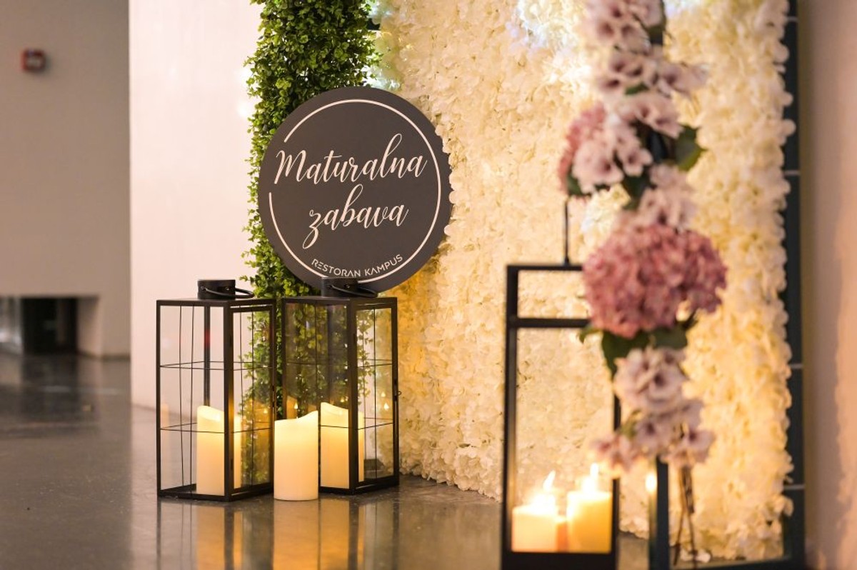 Maturalna večer Ekonomske i upravne škole Split | foto: Proelkom studio