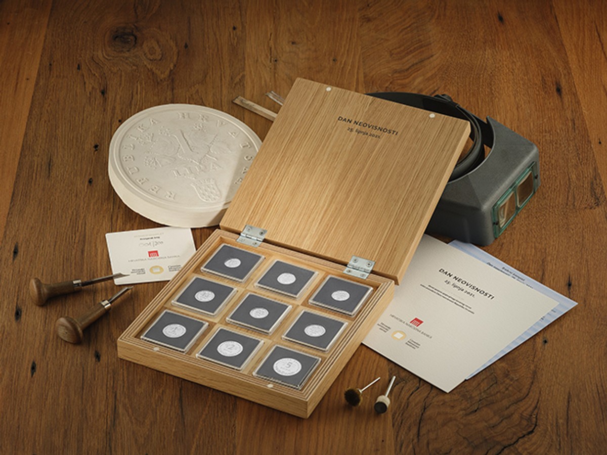 OGRANIČENA SERIJA Zlatni i srebrni numizmatički kompleti u povodu Dana neovisnosti Republike Hrvatske