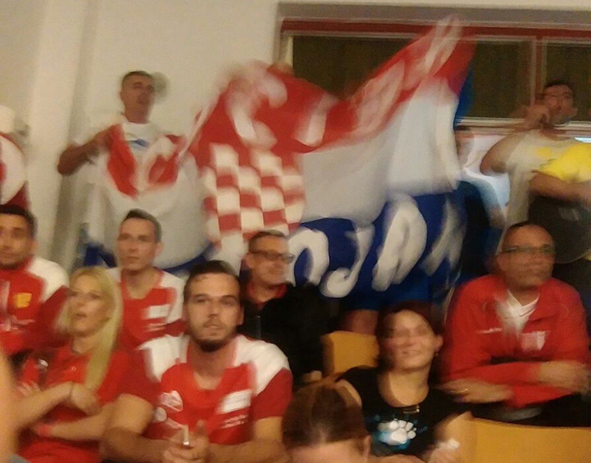 VIDEO Torcida Mertojak došla u Češku navijati za svoje kuglače: 'Stvorili su do sada neviđenu atmosferu na međunarodnim kuglačkim natjecanjima'