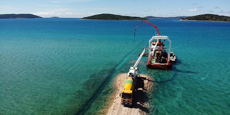 FOTO/VIDEO Postavljen najduži podmorski cjevovod u Hrvatskoj!