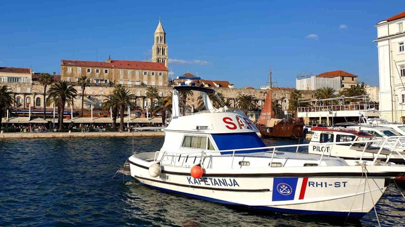 Drama na moru: Jedrilica nasukana, brod s devet ljudi ostao bez pogona u oluji