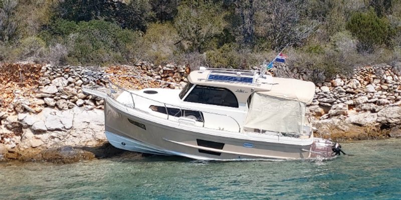 U sudaru brodica kod Ugljana ozlijeđena jedna osoba