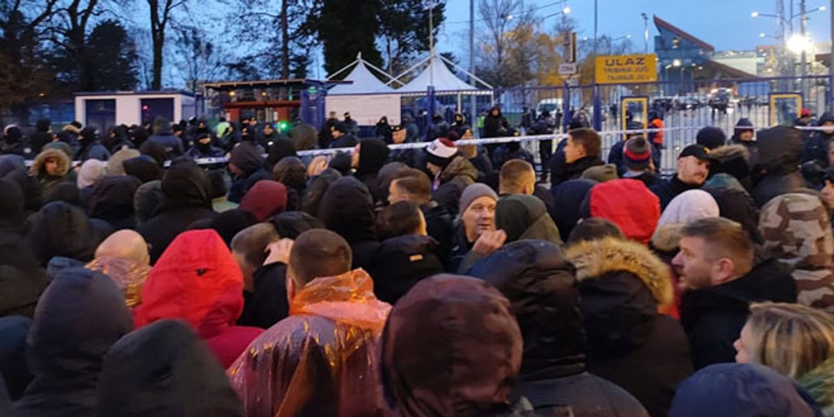 SRAMOTA NA MAKSIMIRU: Čeka se po dva sata za ulaz, par ljudi palo u nesvijest