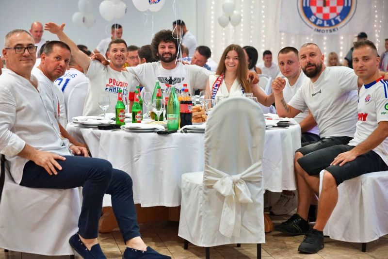 FOTO/VIDEO Pogledajte kako je bilo na 'Biloj noći', rasplesala se i članica Hajdukove uprave