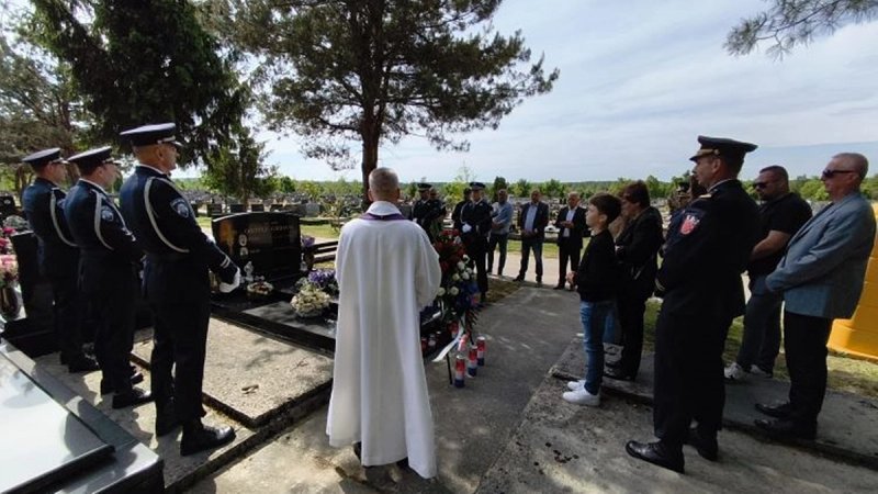 Obilježena 17. godišnjica pogibije policajca heroja Ivana Grbavca