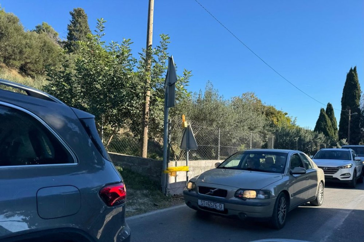 Zatvoren tunel, promet preko Marjana