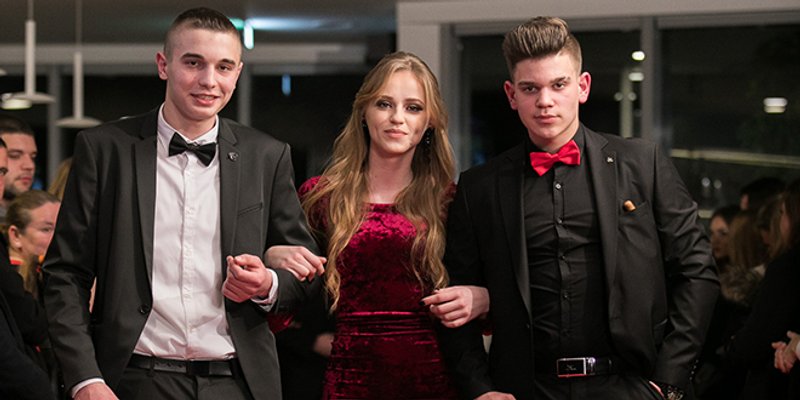 FOTOGALERIJA: Maturalna zabava Srednje škole 'Braća Radić'