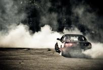 Mercedesom driftao usred noći pa ga uhitila policija i zatražila da ga se zatvori